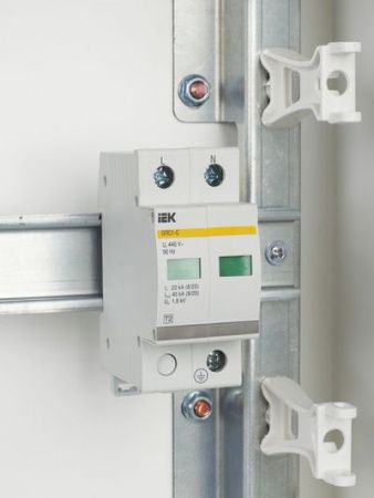 Огран. имп. перенапр.  2П  Un=400B  In=20kA  Im=40kA  ОПС1-C 2Р IEK